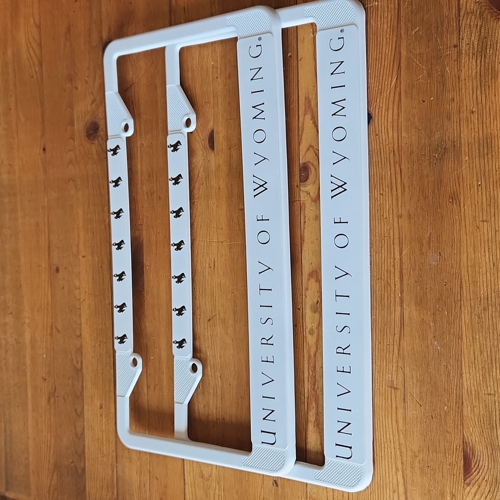 University of Wyoming Cowboys 🤠 Plastic License Plate Frames New No Box